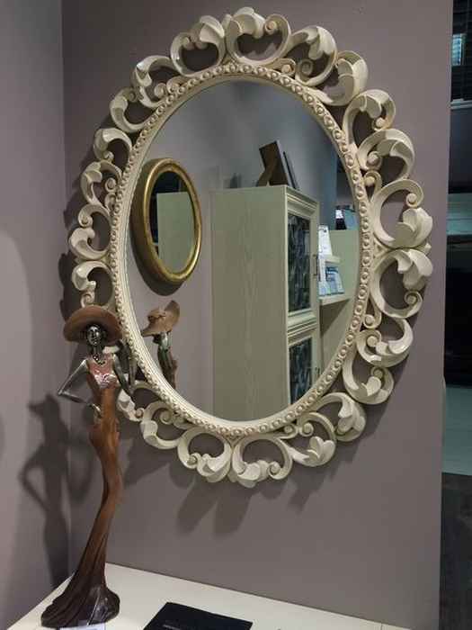 зеркало настенное овальное