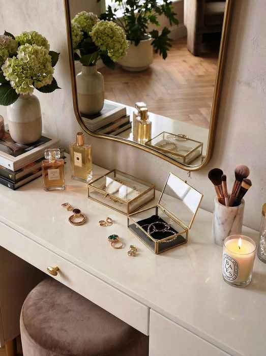 зеркало настенное фигурное