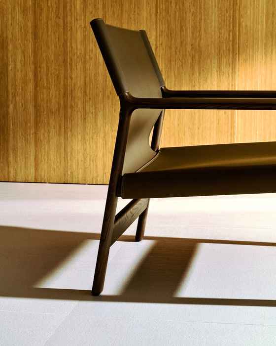 кресло на ножках