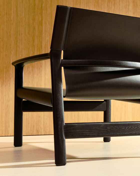 кресло на ножках