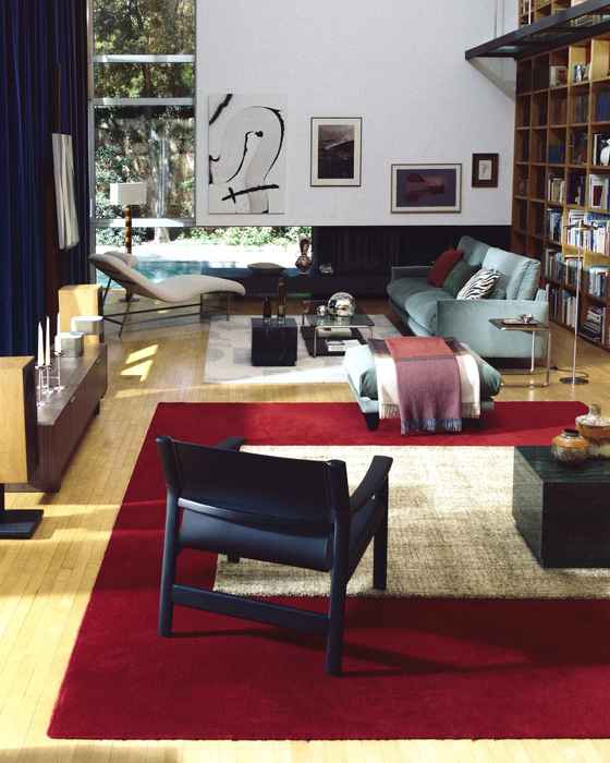 кресло на ножках